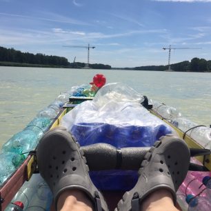 Pádlování na PET kajaku na Dunaji