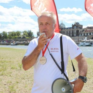 Pavel Sehnal děkuje v cíli Water Tour 2019 účastníkům a partnerům závodů za přízeň a podporu
