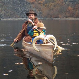 S lodí Cedrofka. Návrat z víkendu na Slapech u Županovic. / F: Ladislav Bláha