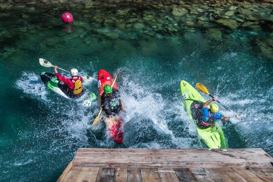 Součástí Kayak Festu Tara jsou každoročně i závody