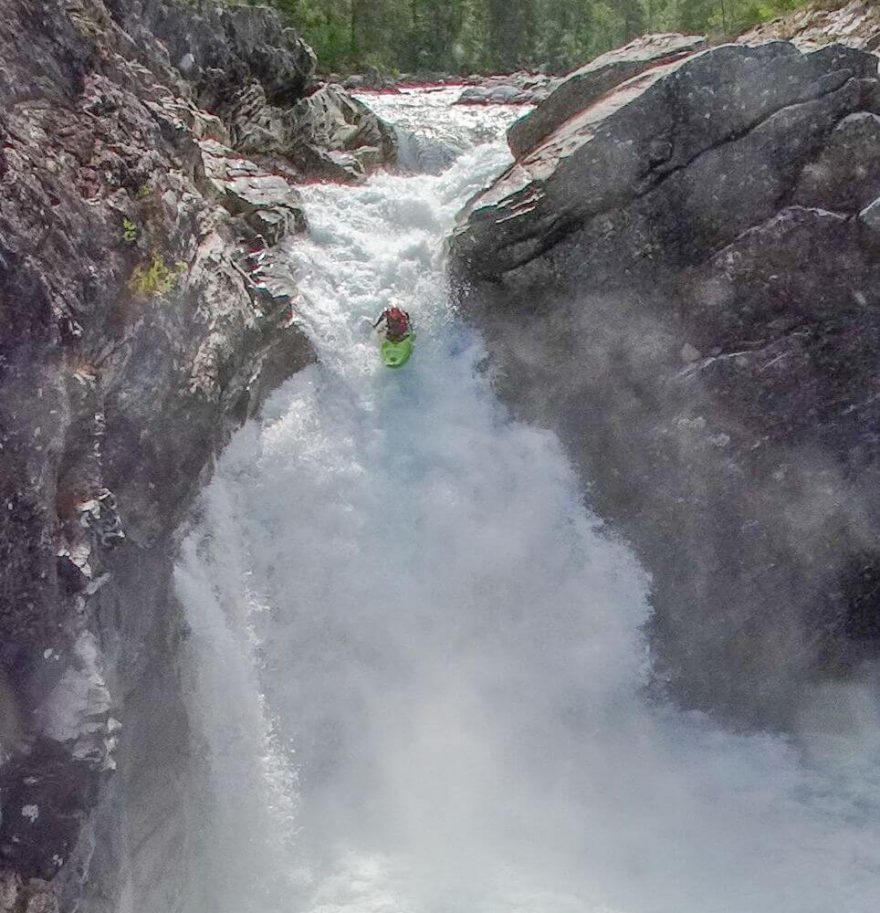 Věhlasný vodopád Nosebreaker na Raundalselvi