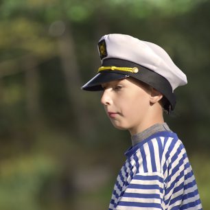 Zamykání Ohře 2019 - kdo neměl masku, byl alespoň ve vodáckém / námořnickém