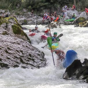 Cíl kayakcrossů byl až za slalomovou tratí / F: Marco Kruis