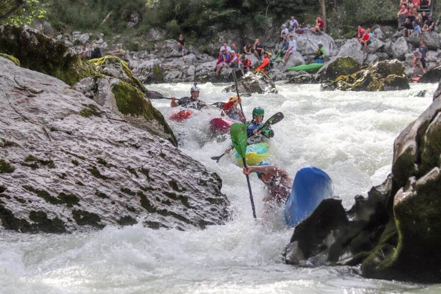Cíl kayakcrossů byl až za slalomovou tratí / F: Marco Kruis