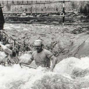 Posádka Bílý - Ouředník na závodech v Českém Krumlově v roce 1980 / F: archiv Milana Bílého