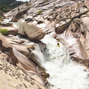 Matěj v jedné z nejlepších peřejí úseku