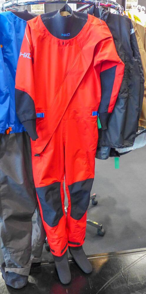 Suchý oblek Hiko Junior je určen pro nejmenší vodáky