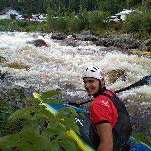 Jedním z mých nejoblíbenějších vodáckých terénů je Lipno, mám rád těžkou vodu