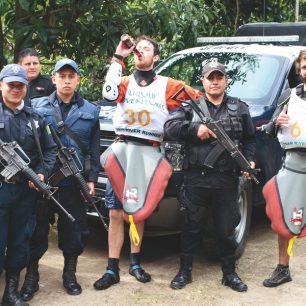 Armáda nás střežila i během závodů / F: Kylie West