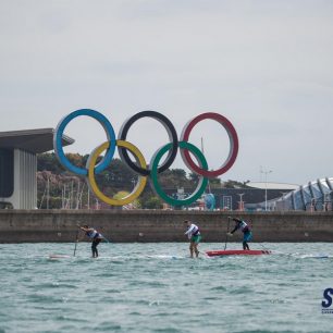 Závod pod olympijskými kruhy