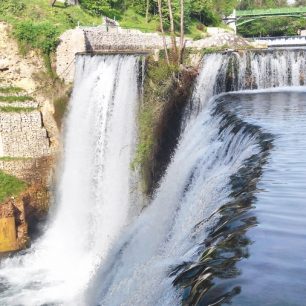 vodopád v meste Jajce / F: CK Adventurio