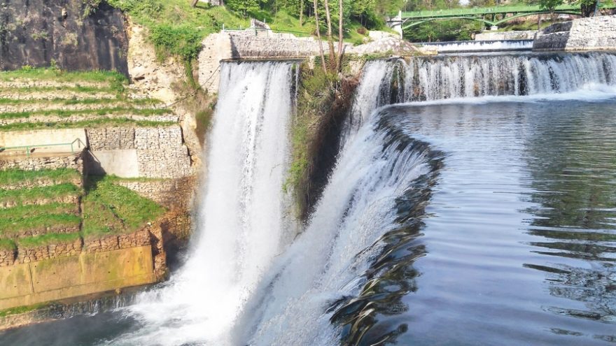 vodopád v meste Jajce / F: CK Adventurio