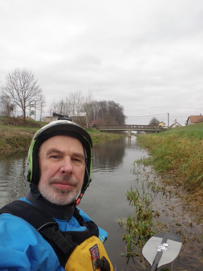 před Velkolánským mostem