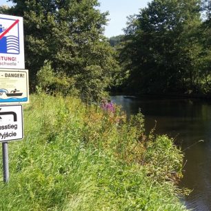 Před koncem plavby je na řece nesjízdný jez