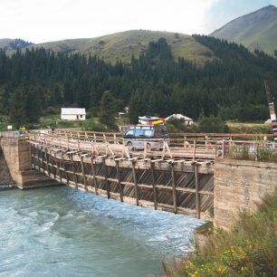 Prý nás unese... / F: Mates