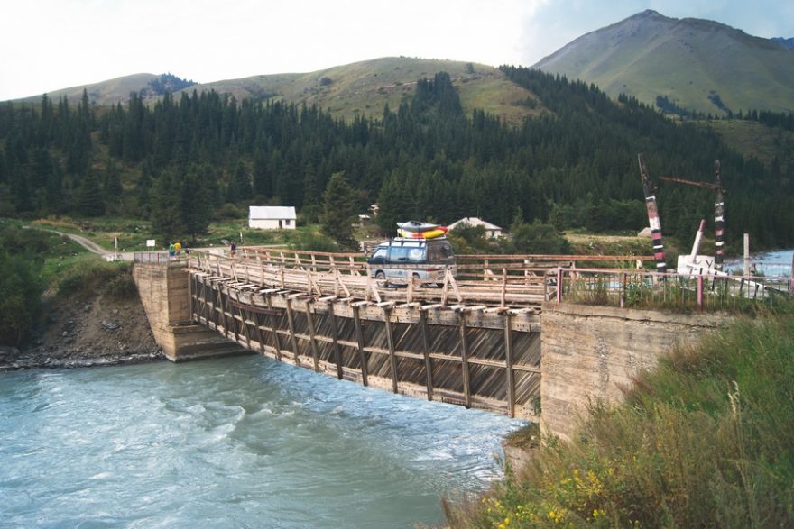 Prý nás unese... / F: Mates