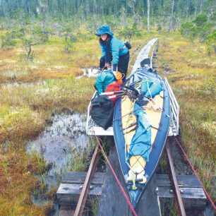 Tato kolejová trať je zřízena 40 km od Juneau pro kajakáře a malé lodě