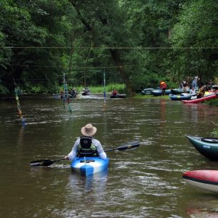 Přístaviště u občerstvení nad štěpánovským jezem ř.km 104