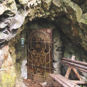 Vstup do štoly Mír u Štěpánova