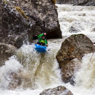 Na Slovinských řekách si na své přijdou vyznavači mírných WW III i hardcore creekaři / P: Matjaž Lužar / F: Urban Bajric