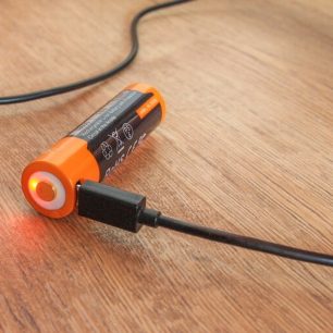 Nabíjení samotného akumulátoru pomocí microUSB