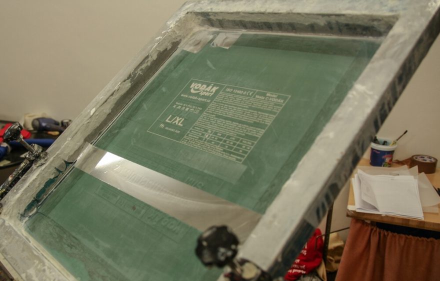 Takhle vypadá síto na potisk vest