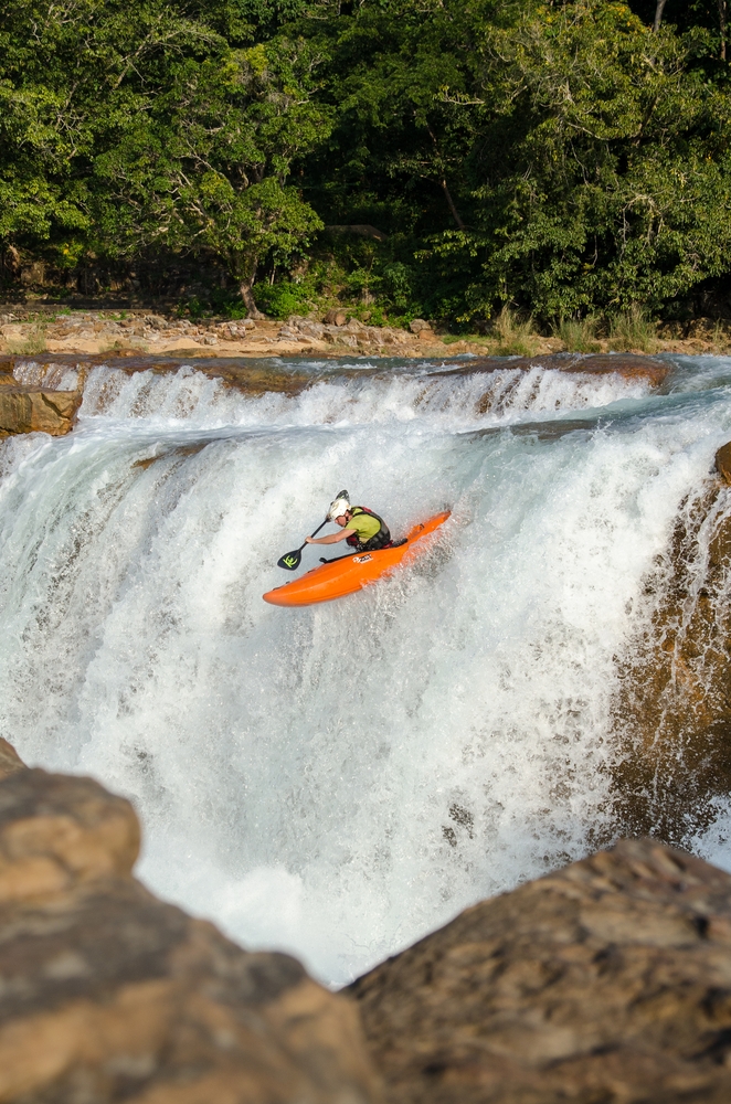 Jeden z učebnicových vodopádů na řece Kopili v Meghálaji / F: Jamie Conn