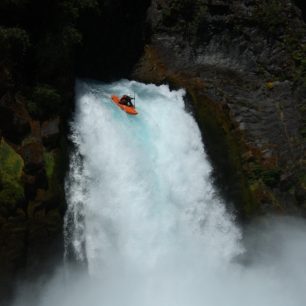 15 m vodopád na střední Fuy v Chile / F: archiv Kajman