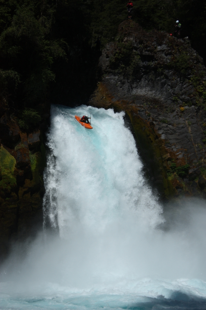 15 m vodopád na střední Fuy v Chile / F: archiv Kajman