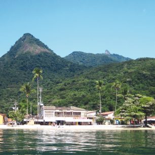 Přespat lze třeba v osadě Abraão