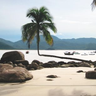 Idylická pláž Praia Aventureiro