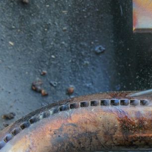 Detail piezo zapalování