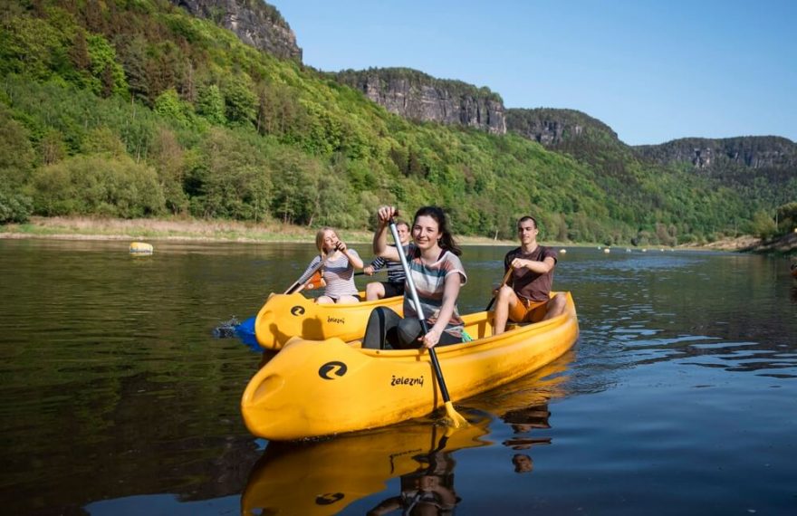 Fascinující Labský kaňon okouzlí svými skalními masivy i zkušené vodáky / F: archiv www.active-point.cz