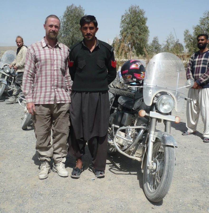 Motorkářská expedice z Indie domů, 2008. Foto je z Pákistánu / F: archiv Robert Kazík
