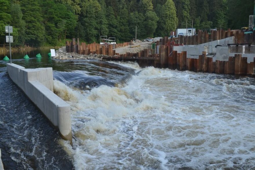 Pod jezem se tvoří silný válec a vývařiště, 10. 7. 2020 / F: Jan Šťovíček