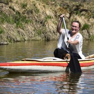 Při Retroplavbě na vodě uvidíte kánoe všemožných typů a z všemožných materiálů