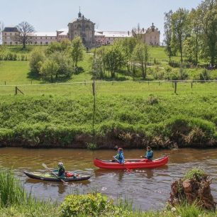 Plavba skrz Kuks není úplně ošklivá záležitost