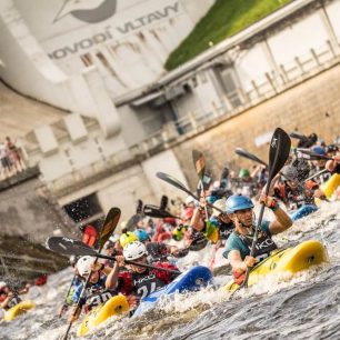Start dlouhého závodu Dam2Dam / F: archiv Devils Extreme Race