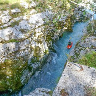 Na Soče si užijete i opravdické soutěsky / F: archiv Alpi Center