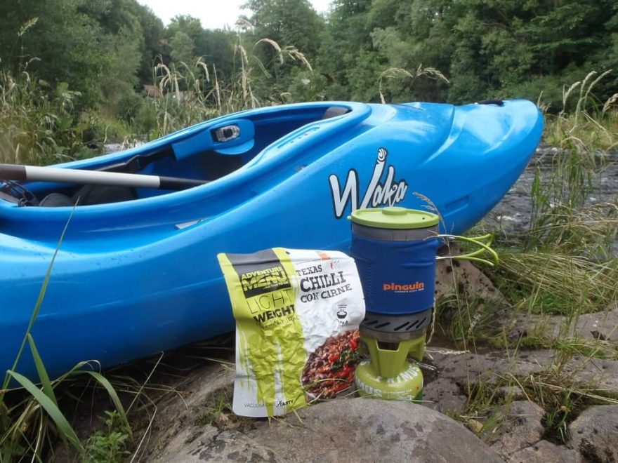 Testování ADVENTURE MENU LIGHTWEIGHT na vodě při celodenním sjezdu Jizery / F: Vojta Dvořák