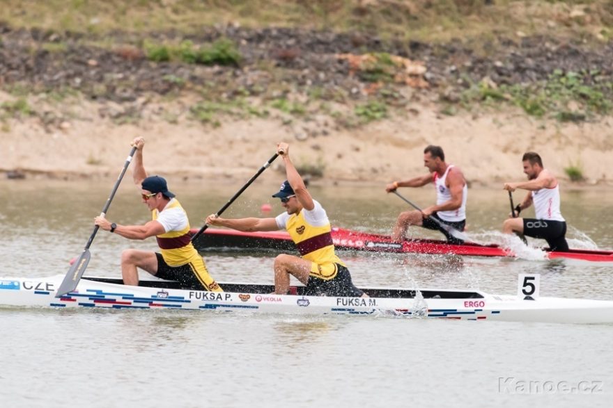 MČR Račice 2020, Martin s bratrem Petrem na deblu