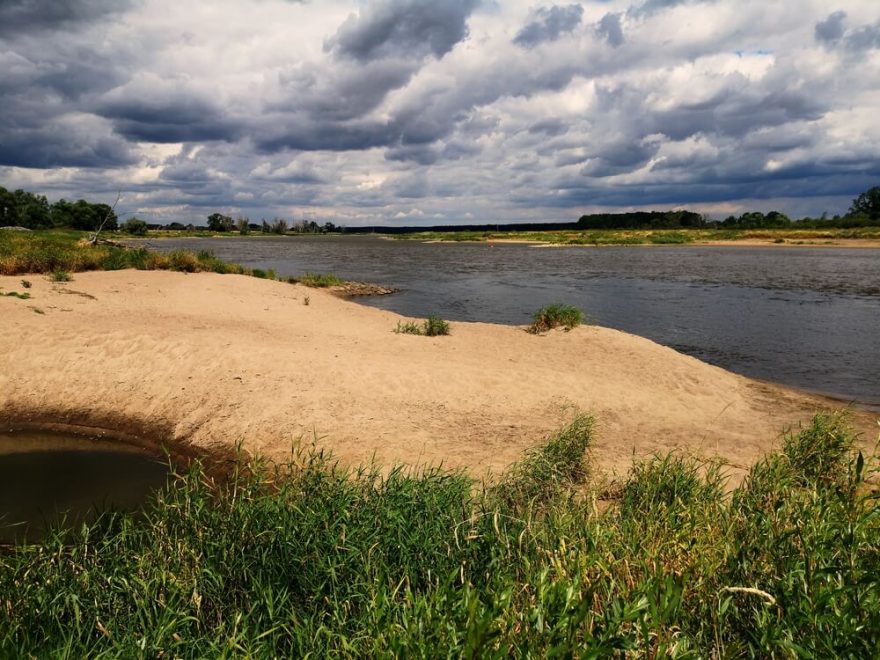 Temné vody Odry valí k moři / F: Monika Klemšová