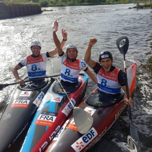 Francouzská vítězná hlídka K1M - Boris Neveu, Quentin Burgi a Mathurin Madore / F: Jan Homolka, kanoe.cz