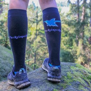 Podkolenky Pichincha jsou tvarované i designované jako pravá a levá