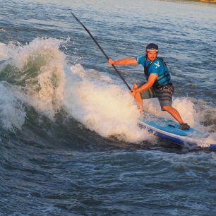 Říční vlny jsou skvělé tím, že nikdy nekončí (Čunovo 2018) / F: archiv Rotťák