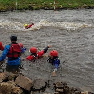 Nácvik sebezáchrany / F: Vodácké centrum Znojmo