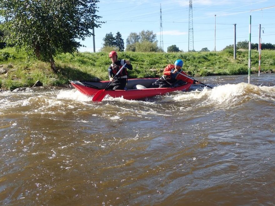 Technnika a taktika jízdy na nafukovací deblovce / F: Vodácké centrum Znojmo