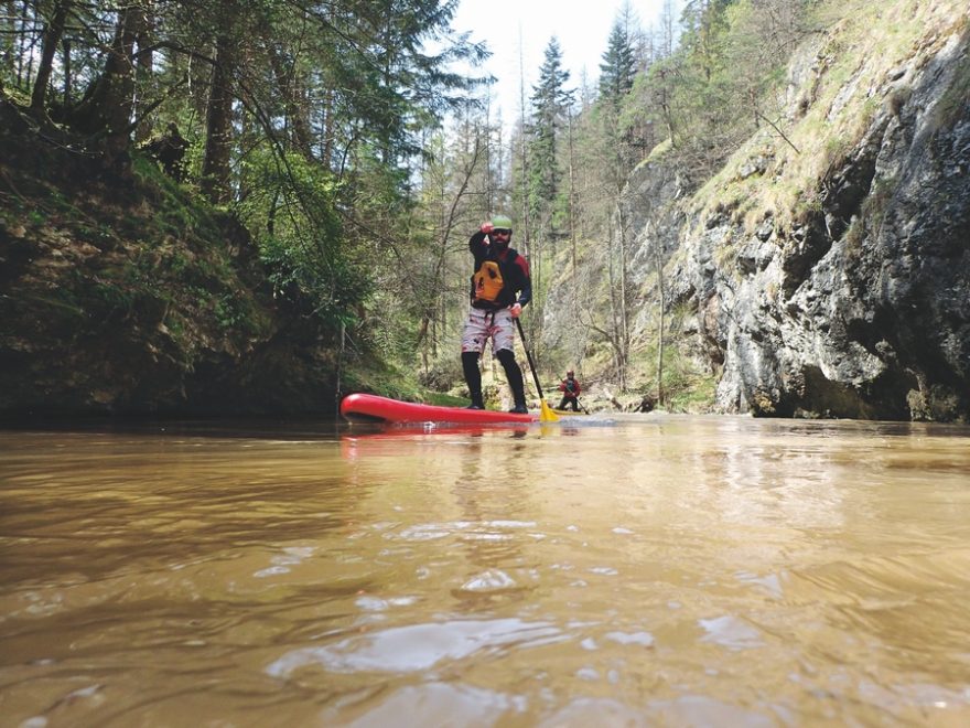 Vysoké stěny Hornádu ke konci soutěsky