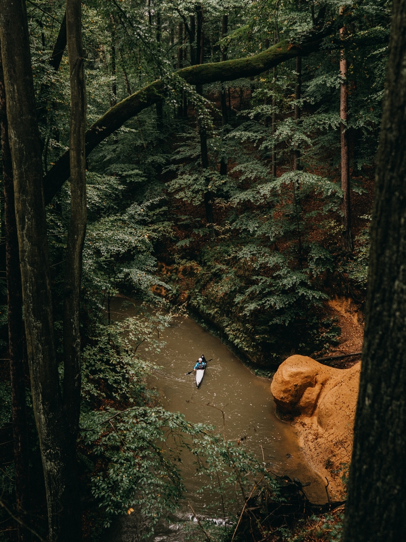 Průrvu mohou spatřit i pěší turisté / F: Bára Gajová