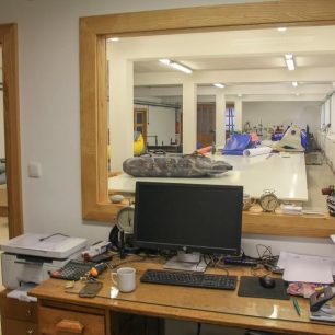 Pohled do výroby z "velitelské" kanceláře